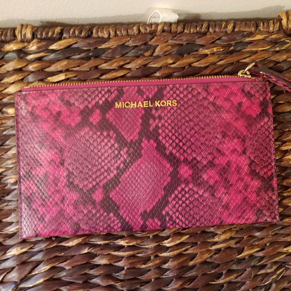 Michael Kors wristlet